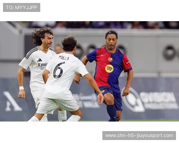 皇马传奇赛再掀回忆杀，现场球迷泪目：我们的青春回来了，电影皇马传奇